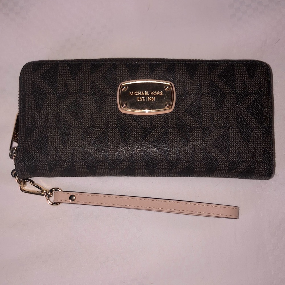 Michael Kors wallet/wristlet